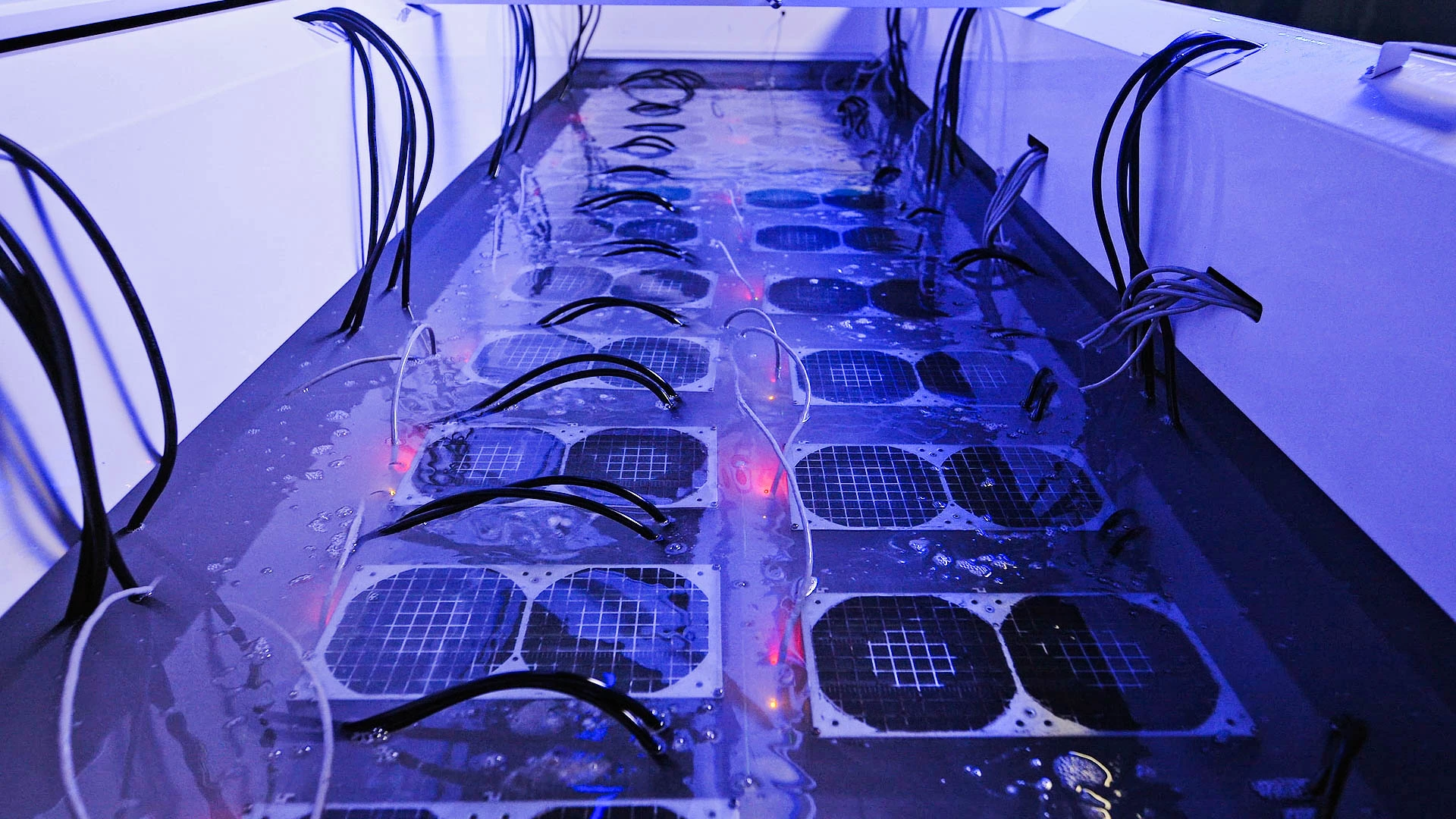 How Effective is Immersion Cooling for Running High Performance Computing?
